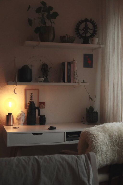 Consejos prácticos para organizar un espacio de trabajo en casa y aumentar la productividad