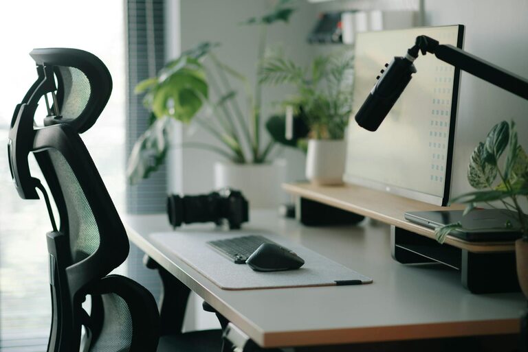 Cómo Organizar un Espacio de Trabajo en Casa Eficiente y Cómodo